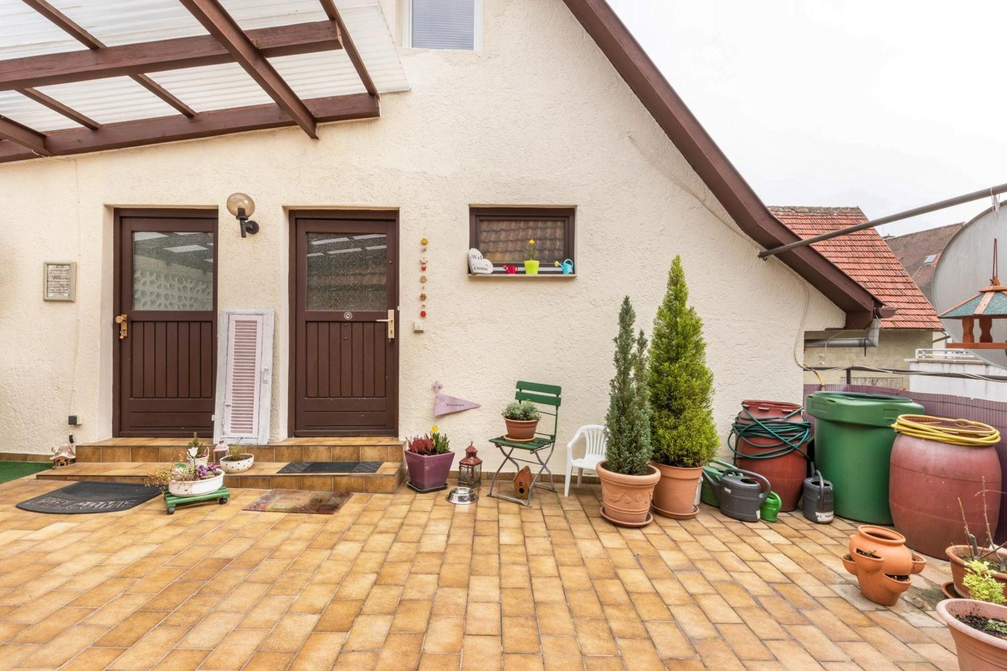 Apartmenthaus Ferienwohnungen Sila Weinstadt Ngoại thất bức ảnh