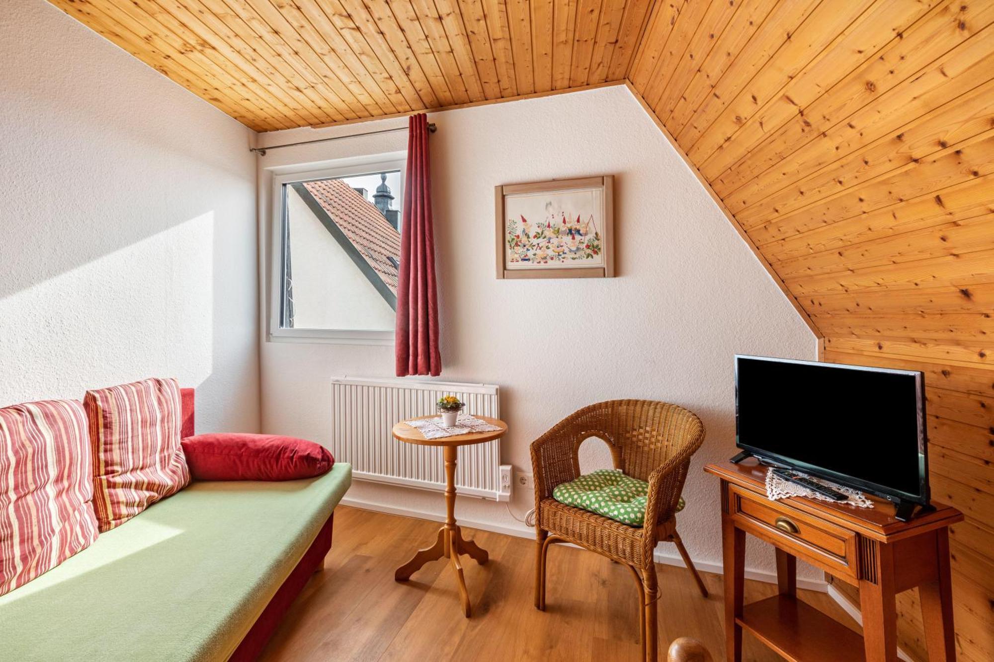 Apartmenthaus Ferienwohnungen Sila Weinstadt Ngoại thất bức ảnh
