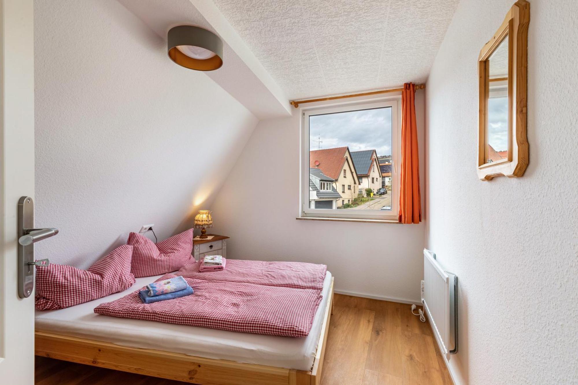 Apartmenthaus Ferienwohnungen Sila Weinstadt Ngoại thất bức ảnh