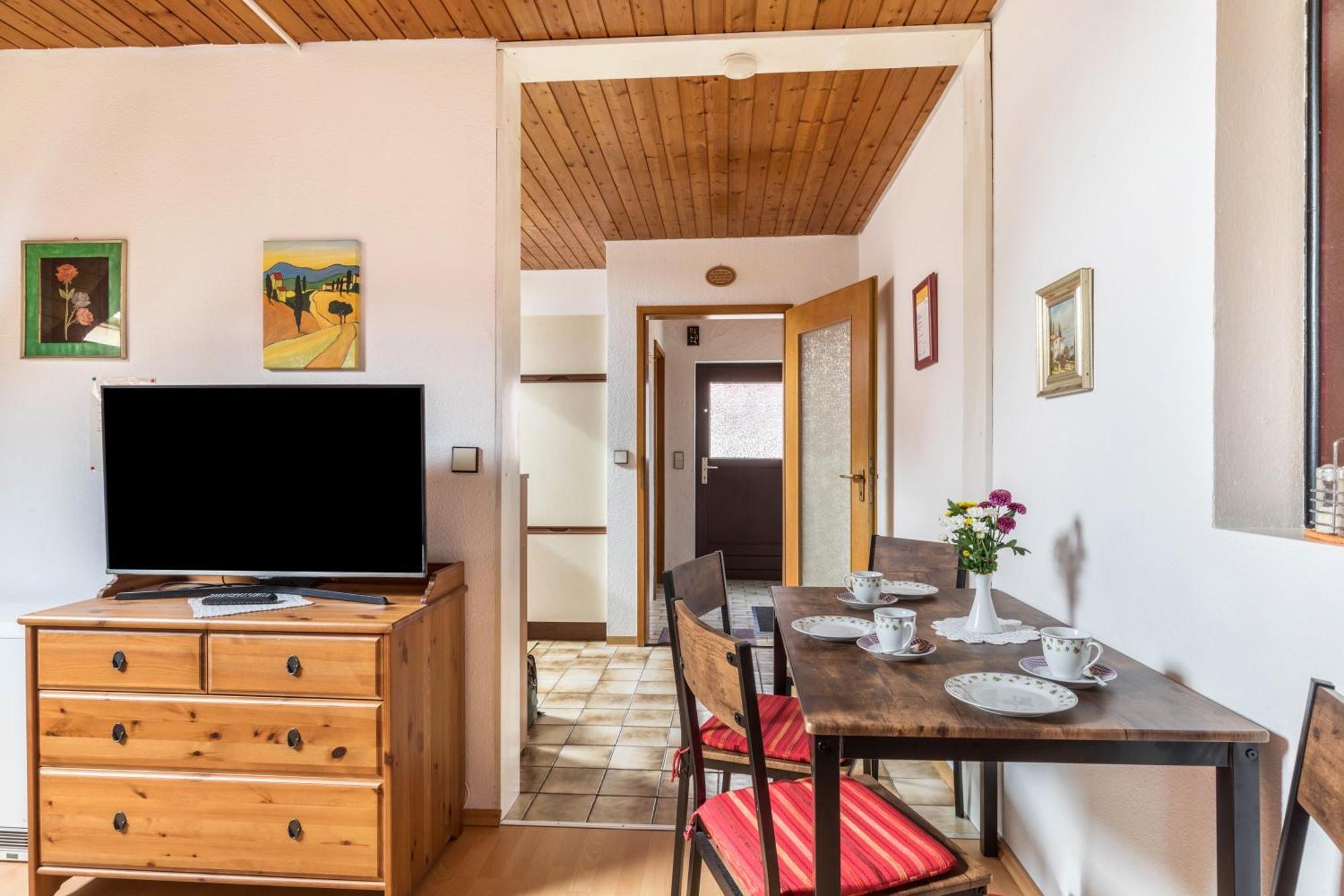 Apartmenthaus Ferienwohnungen Sila Weinstadt Ngoại thất bức ảnh