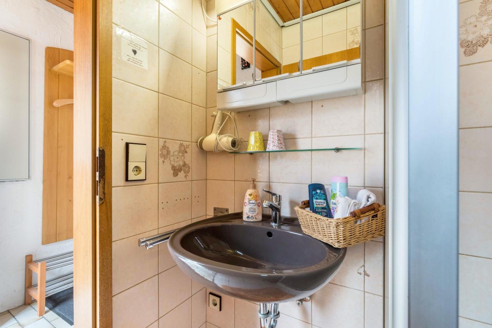 Apartmenthaus Ferienwohnungen Sila Weinstadt Ngoại thất bức ảnh