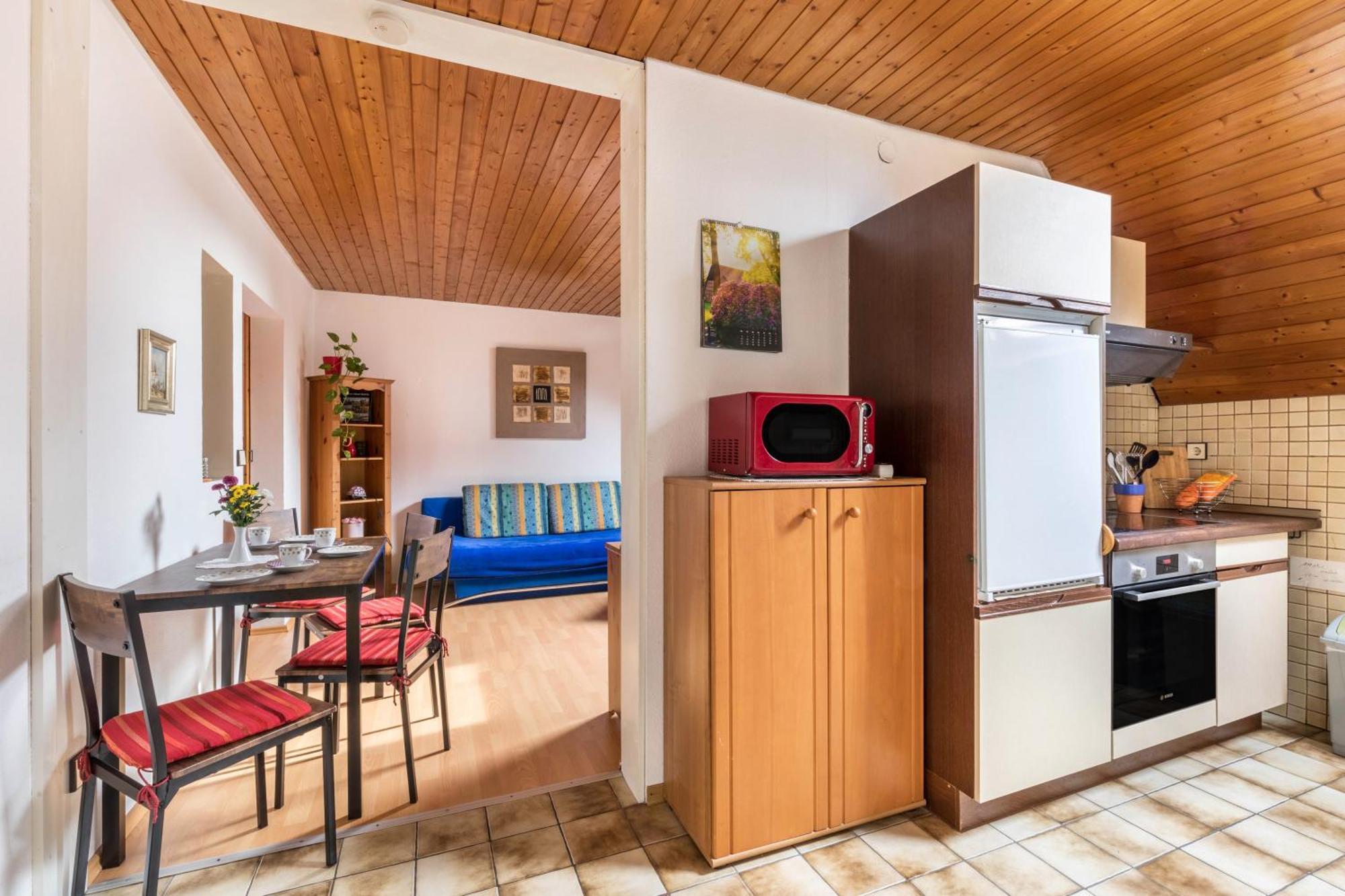 Apartmenthaus Ferienwohnungen Sila Weinstadt Ngoại thất bức ảnh
